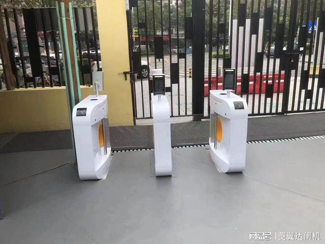 智能门禁闸机受潮后应该怎么办？(图2)