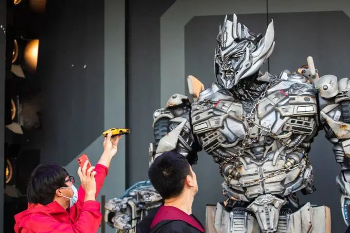 环球影城“威震天”扮演者背后的苦与累你知道吗？(图1)
