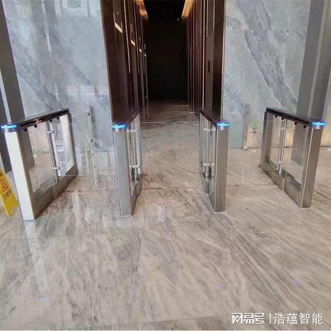摆闸人脸识别门禁系统写字楼人行通道闸机健身房消费系统道闸(图1)