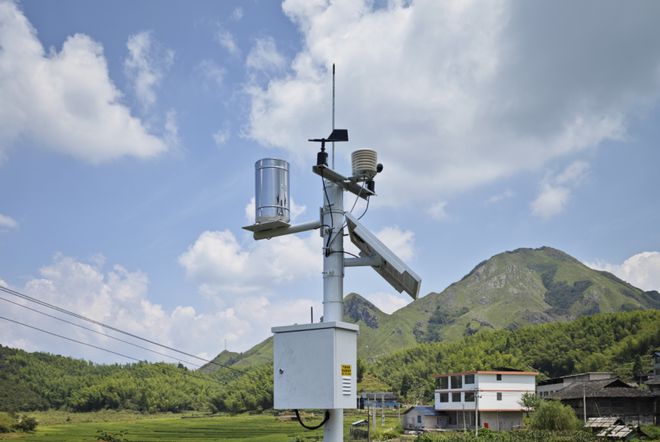 翻斗式雨量传感器结构组成和工作原理是什么(图1)