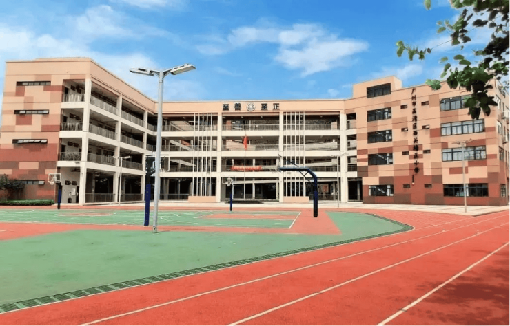 中秋楼市直击!白鹅潭销冠红盘新世界天馥全线上新提前锁定金九热搜(图4)
