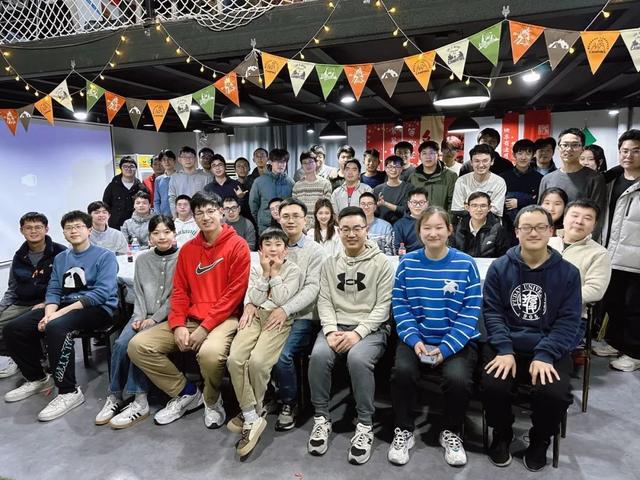 教“机器人”的复旦教授为何坚持板书？(图13)