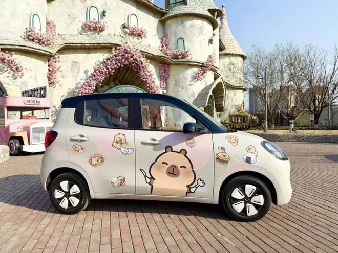 五菱宏光MINIEV四门版：治愈感拉满的电动车(图1)