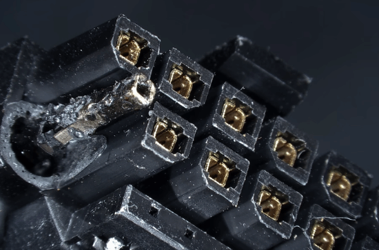 RTX5090公版显卡接头过热融化温度高达150度！(图3)