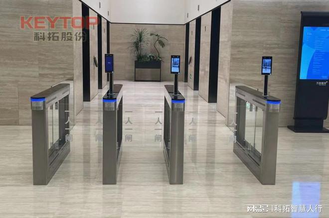 吉林辽源人脸识别门禁厂家、人行通道摆闸翼闸三辊闸系统(图3)