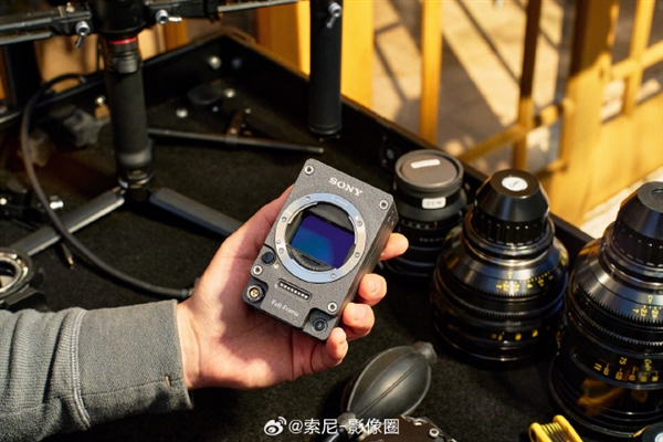 索尼把86K全画幅CMOS传感器摘下来了体积暴减70%(图1)