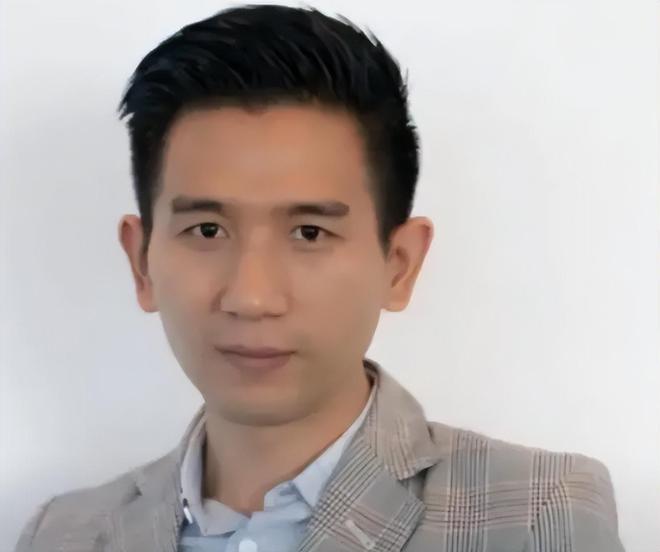 前脚赵丽颖刚被曝光恋情后脚冯绍峰就有新动作陈晓彻底输了(图2)
