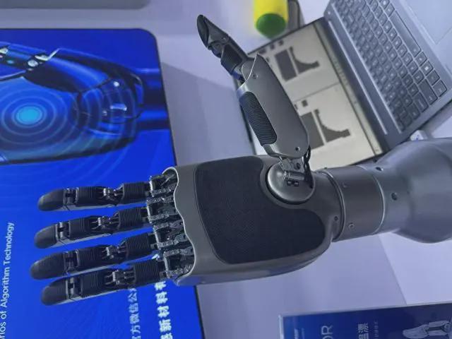 又一家企业押注“电子皮肤”！CTO有南开国大（NUS）双博士背景(图7)