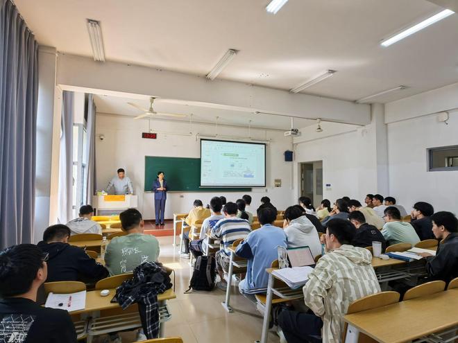 2025年十大预警专业出炉！工商管理排第一你的专业上榜了吗(图6)