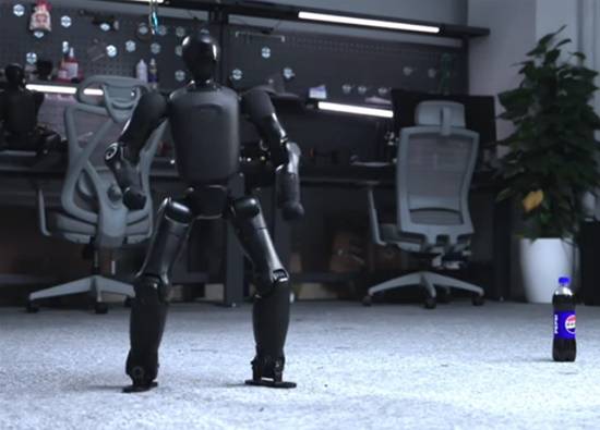 全球首个个人机器人轻松塞进背包拎着就能走(图3)