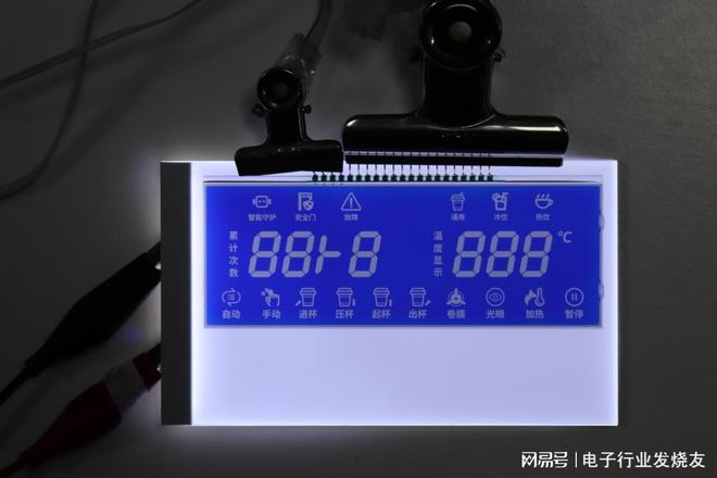 办公设备与安防的静默守卫:扬润电子段码屏如何实现清晰信息传递(图1)