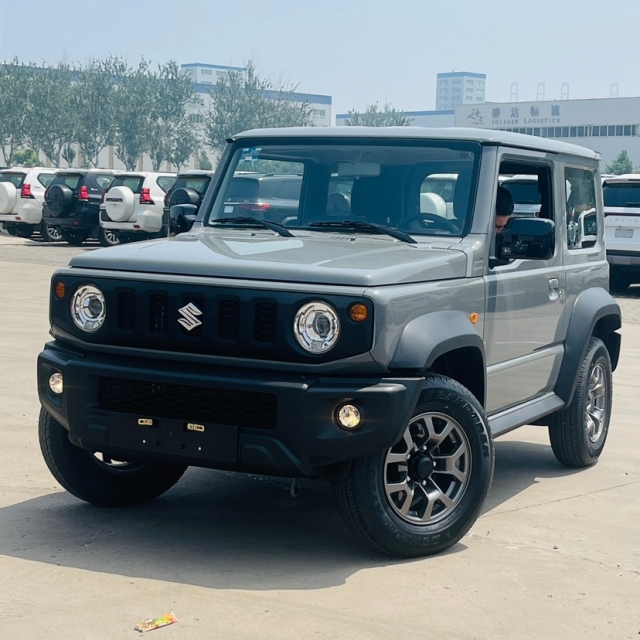 2025款铃木吉姆尼高配平行进口新鲜出炉价格直降到15万提现车(图1)