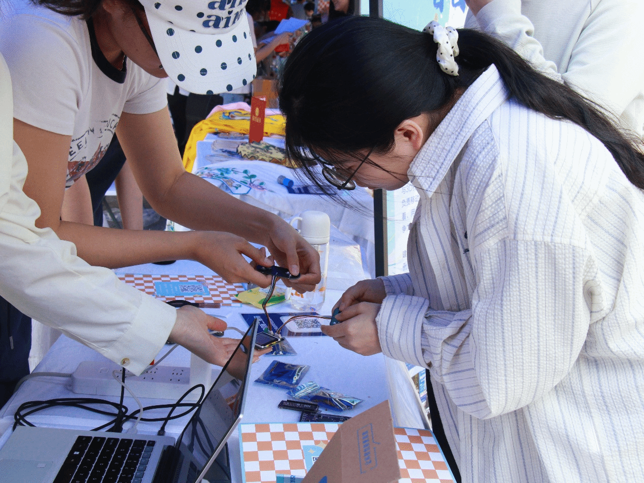 机械承文扬古韵物联筑梦启新程：社团文化节双社互动展风采(图5)